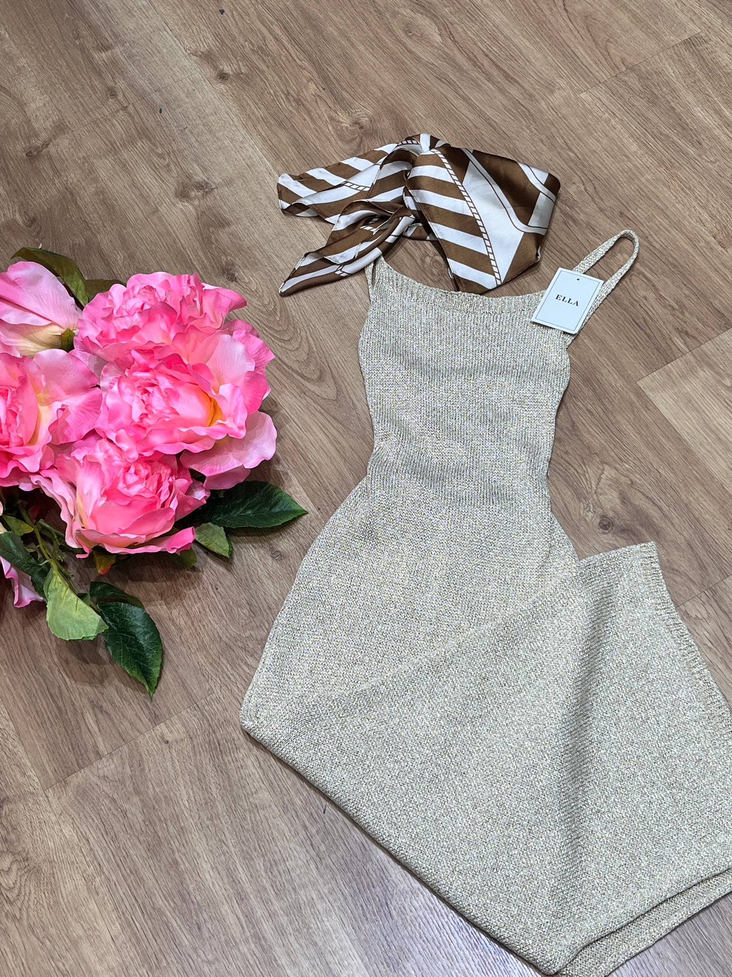 ✨ VESTIDO DE PUNTO BRILLANTE CON TIRANTES FINOS - ELEGANTE, AJUSTADO Y CON ESTILO MINIMALISTA | IDEAL PARA VERANO Y EVENTOS ESPECIALES
