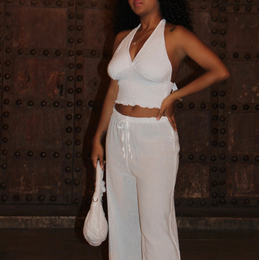 Conjunto Veraniego Blanco de 2 Piezas: Top Halter + Pantalón Palazzo de Gasa – Estilo Fresco y Elegante